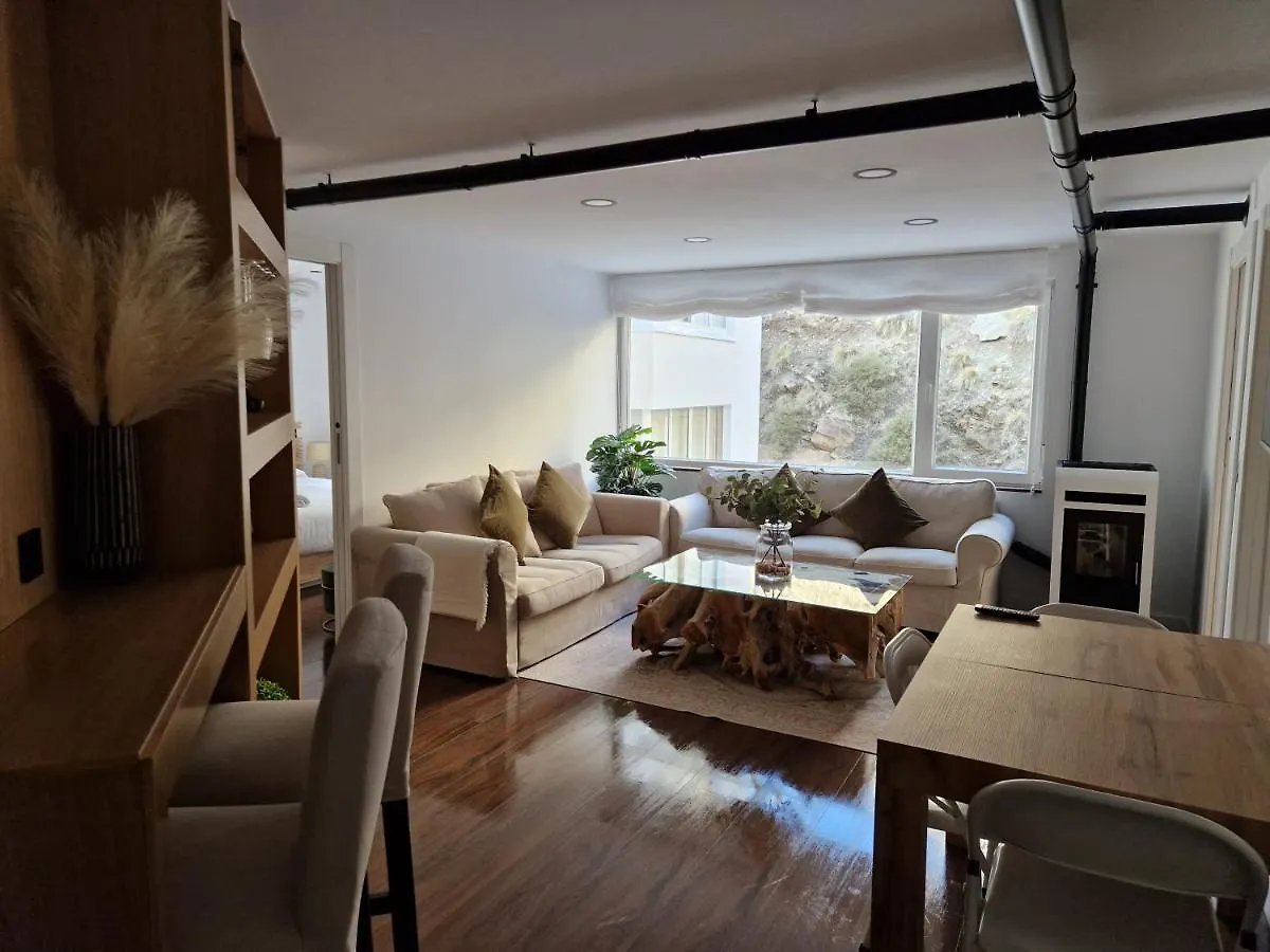Fantastic Brand New Appartment In Best Location Just Few Steps From The Ski Slope! Private Parking Sierra Nevada Apartment